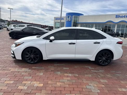Used 2023 Toyota Corolla XSE FWD image 3