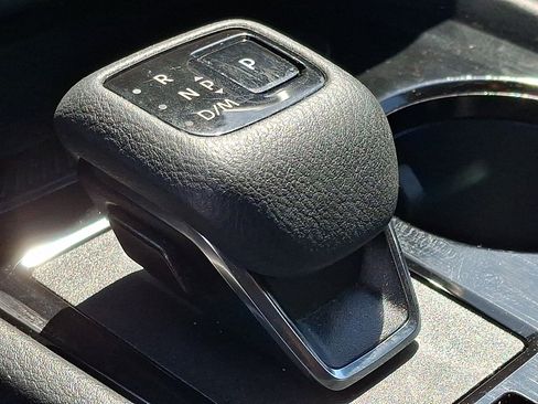 Used 2024 Nissan Rogue S AWD/4WD image 14