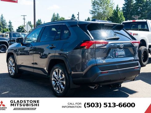 Used 2019 Toyota RAV4 XLE Premium w/ Cold Weather Package AWD/4WD image 5