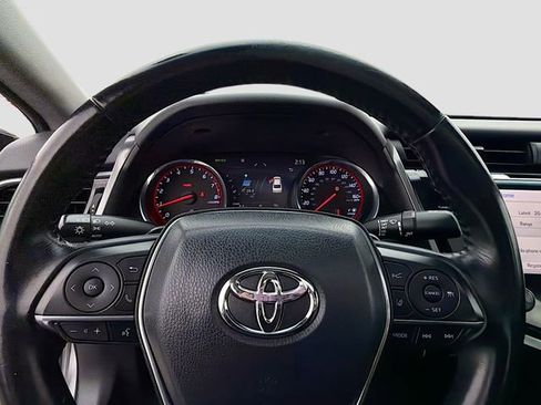 Used 2019 Toyota Camry XSE image 11