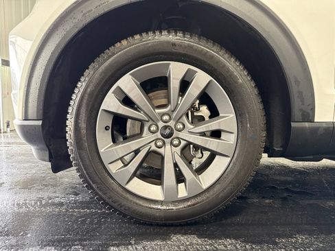 Used 2021 Ford Explorer XLT w/ Equipment Group 202A AWD/4WD image 6