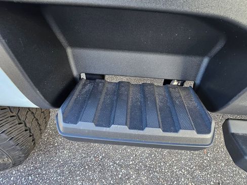 New 2026 Ford F250 Lariat w/ Black Appearance Package image 9