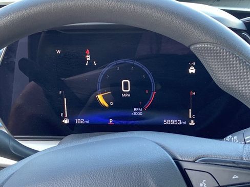 Used 2024 Chevrolet Trax LT image 22