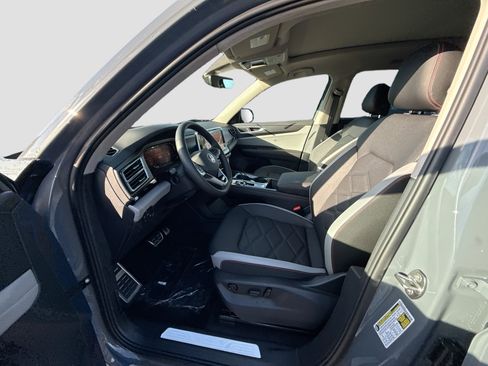 New 2026 Volkswagen Atlas Peak Edition image 15