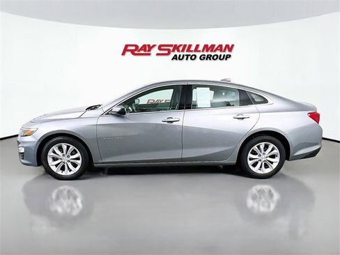 Used 2025 Chevrolet Malibu LT image 4