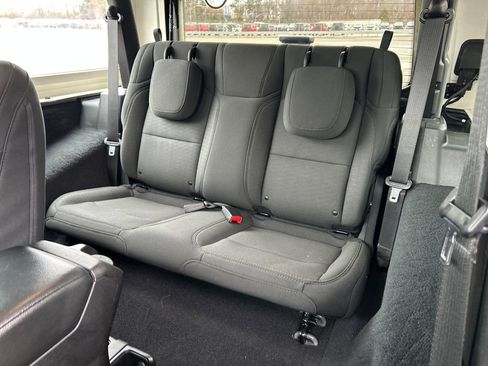Used 2020 Jeep Wrangler Sport S image 25