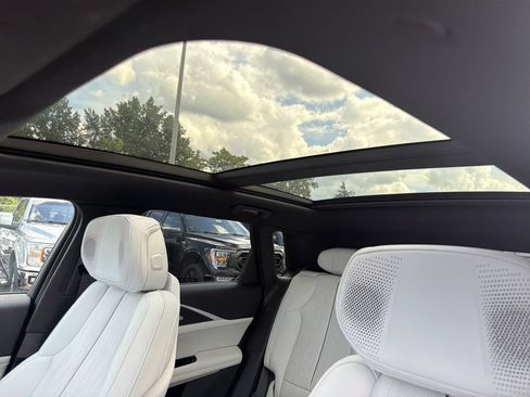 Used 2024 Cadillac Lyriq Luxury w/ LPO, Floor Liner Package AWD/4WD image 28