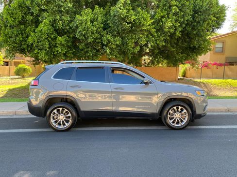 Used 2020 Jeep Cherokee Latitude Plus FWD image 8