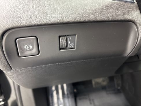 Used 2023 Buick Enclave Essence w/ Experience Buick Package image 32