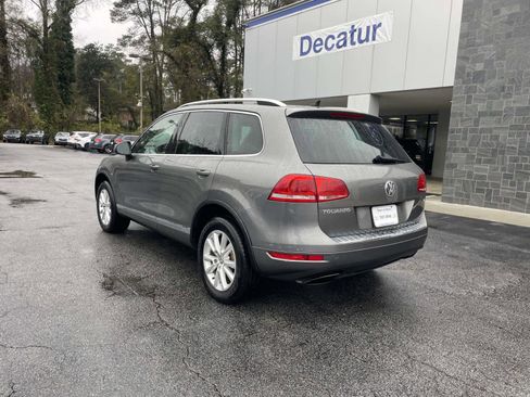 Used 2014 Volkswagen Touareg VR6 image 3