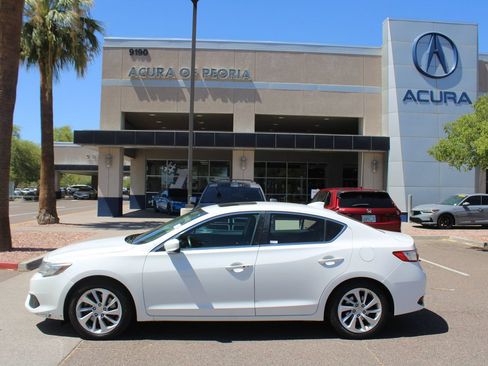 Used 2018 Acura ILX FWD image 2