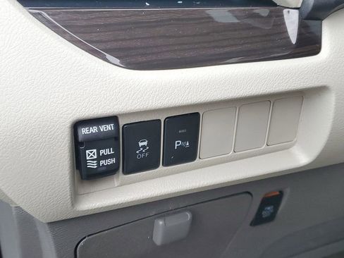 Used 2019 Toyota Sienna XLE Premium image 15