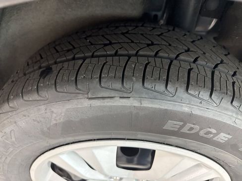 Used 2023 Ford Escape AWD image 77