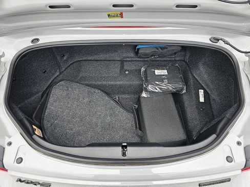 Certified 2025 MAZDA MX-5 Miata Club w/ Interior Package image 12