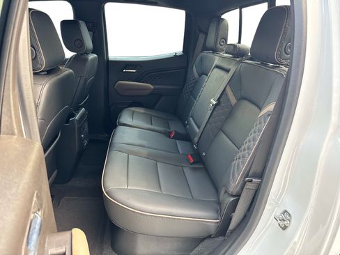 Used 2024 GMC Canyon Denali AWD/4WD image 12