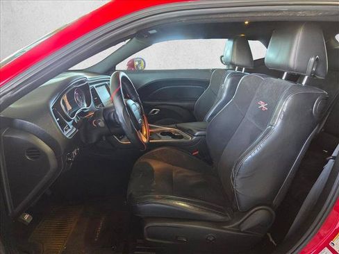 Used 2015 Dodge Challenger R/T Plus RWD image 10