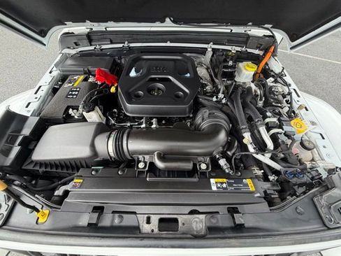 Used 2024 Jeep Wrangler Unlimited w/ Convenience Group image 18