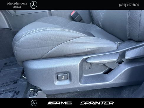 Used 2025 Toyota Tacoma SR image 13