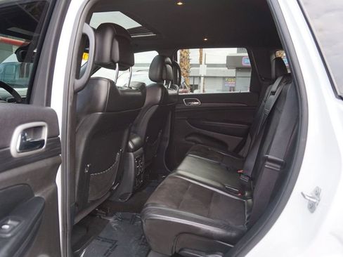 Used 2020 Jeep Grand Cherokee Altitude image 18