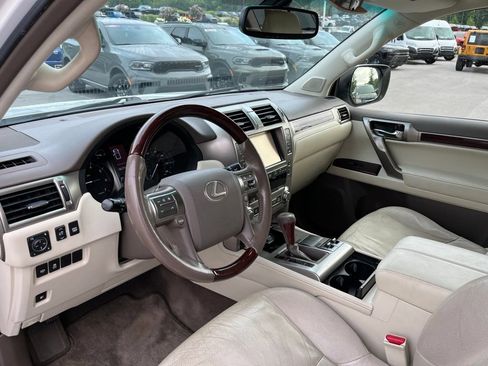 Used 2014 Lexus GX 460 w/ Premium Package AWD/4WD image 6