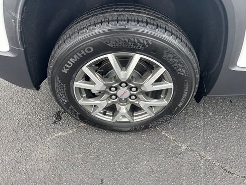 Used 2022 GMC Acadia SLE w/ Driver Convenience Package image 18