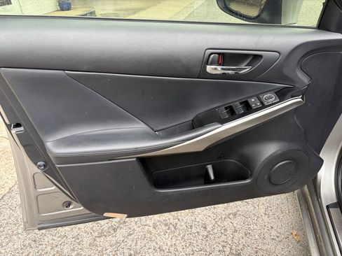 Used 2014 Lexus IS 250 w/ Premium Package RWD image 10
