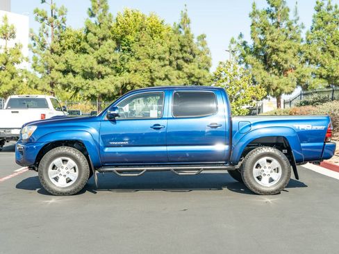 Used 2015 Toyota Tacoma PreRunner w/ TRD Sport Package RWD image 5