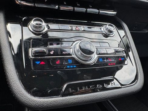 Used 2022 Lincoln Corsair AWD w/ Equipment Group 101A image 17