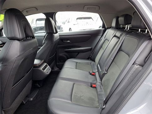 Used 2024 Nissan Ariya AWD image 11