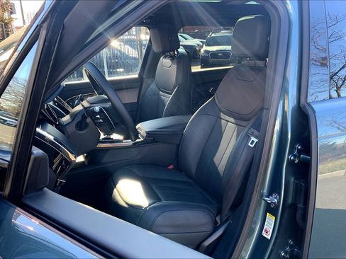 Used 2025 Land Rover Range Rover Sport S image 7