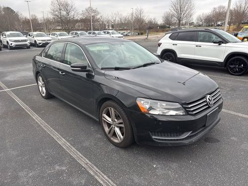 Used 2014 Volkswagen Passat 1.8T SE image 4
