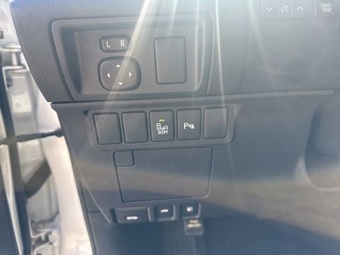 Used 2014 Lexus ES 350 w/ Luxury Package FWD image 13