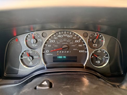 Certified 2024 Chevrolet Express 2500 w/ Driver Convenience Package image 17