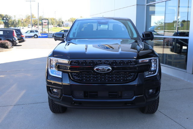 New 2026 Ford Ranger Lariat w/ Black Appearance Package AWD/4WD image 6