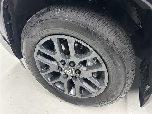 Used 2026 Toyota Sequoia Platinum AWD/4WD image 19