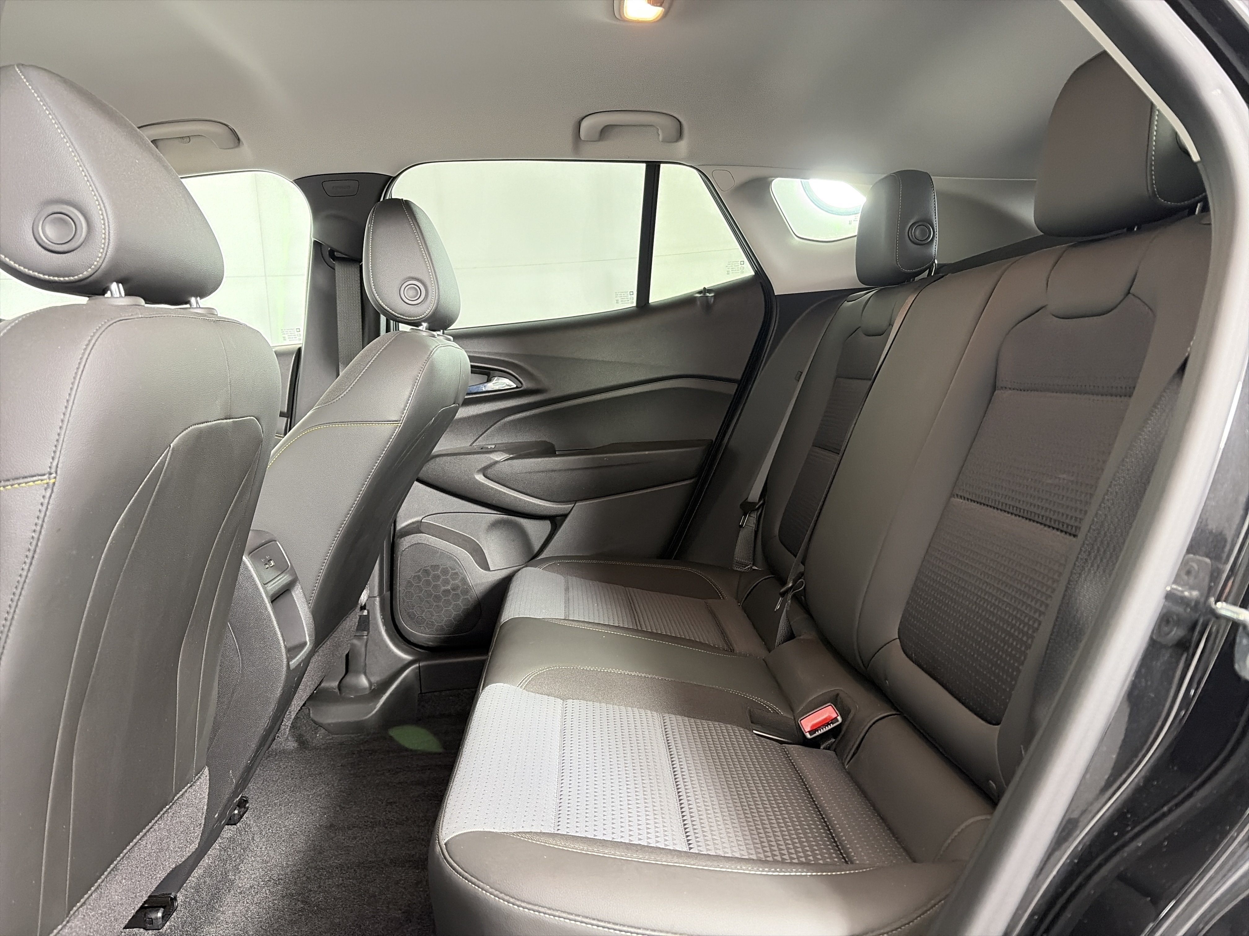 Used 2024 Chevrolet Trax LT w/ Driver Confidence Package FWD image 7