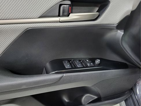 Used 2025 Toyota Camry SE image 14