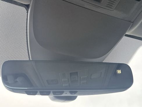 New 2025 Volkswagen Taos SEL image 36