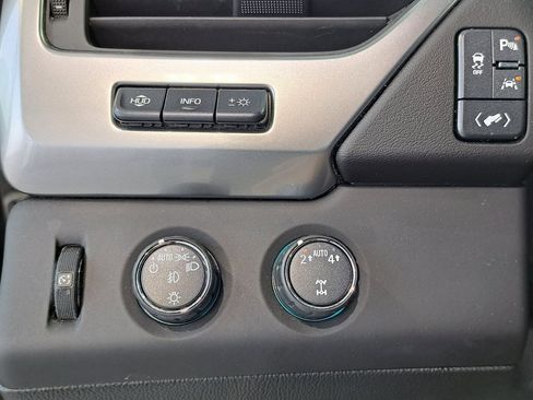 Used 2017 Chevrolet Tahoe Premier image 12