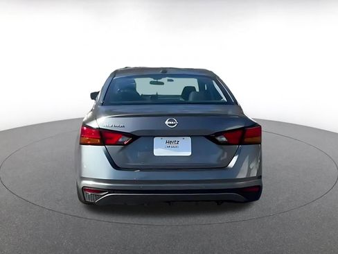 Used 2025 Nissan Altima 2.5 SV image 12