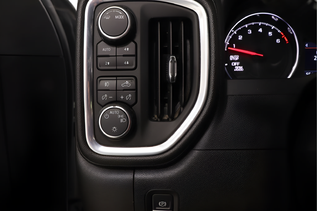 Used 2022 Chevrolet Silverado 1500 RST w/ True North Edition Plus AWD/4WD image 18