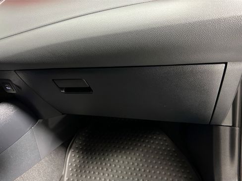 Used 2024 Toyota Corolla LE image 32