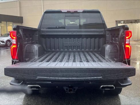 Used 2023 Chevrolet Silverado 1500 High Country w/ Technology Package image 31