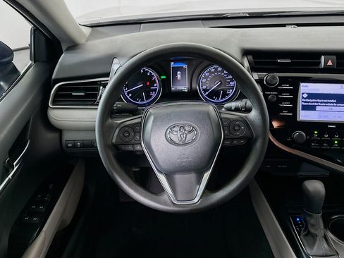 Used 2020 Toyota Camry LE w/ Convenience Package FWD image 18