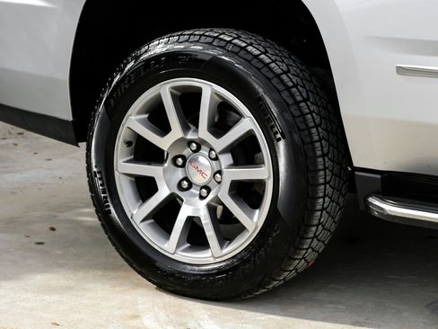 Used 2017 GMC Yukon Denali image 47