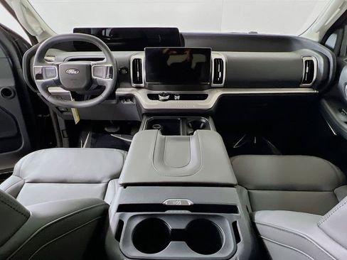 New 2026 Ford Expedition Active image 7