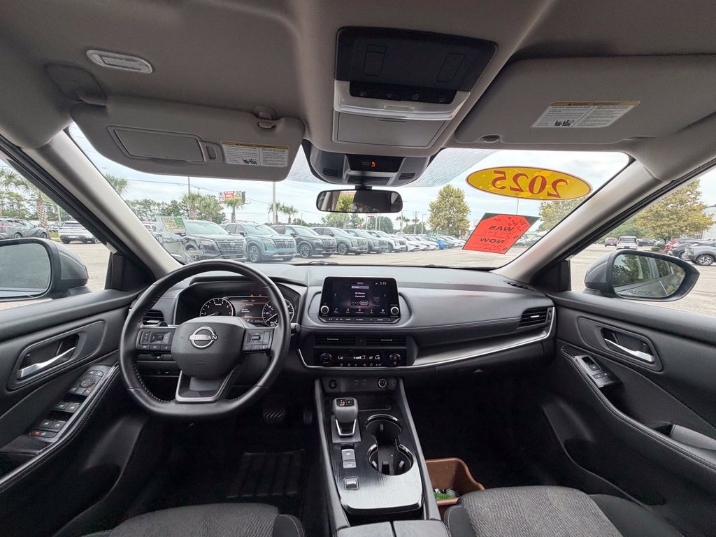Certified 2025 Nissan Rogue SV FWD image 25