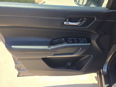 Certified 2025 Nissan Pathfinder SL AWD/4WD image 11