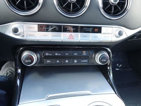 Used 2018 Kia Stinger GT2 image 24