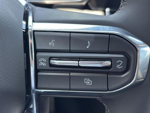 New 2025 GMC Canyon Elevation w/ Convenience Package image 27